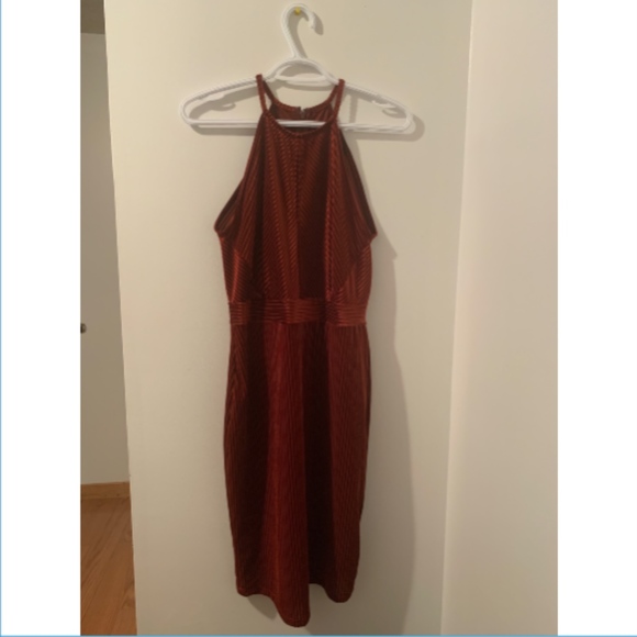High neck dress - Picture 1 of 2